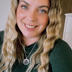 Meet your Posher, Isabelle